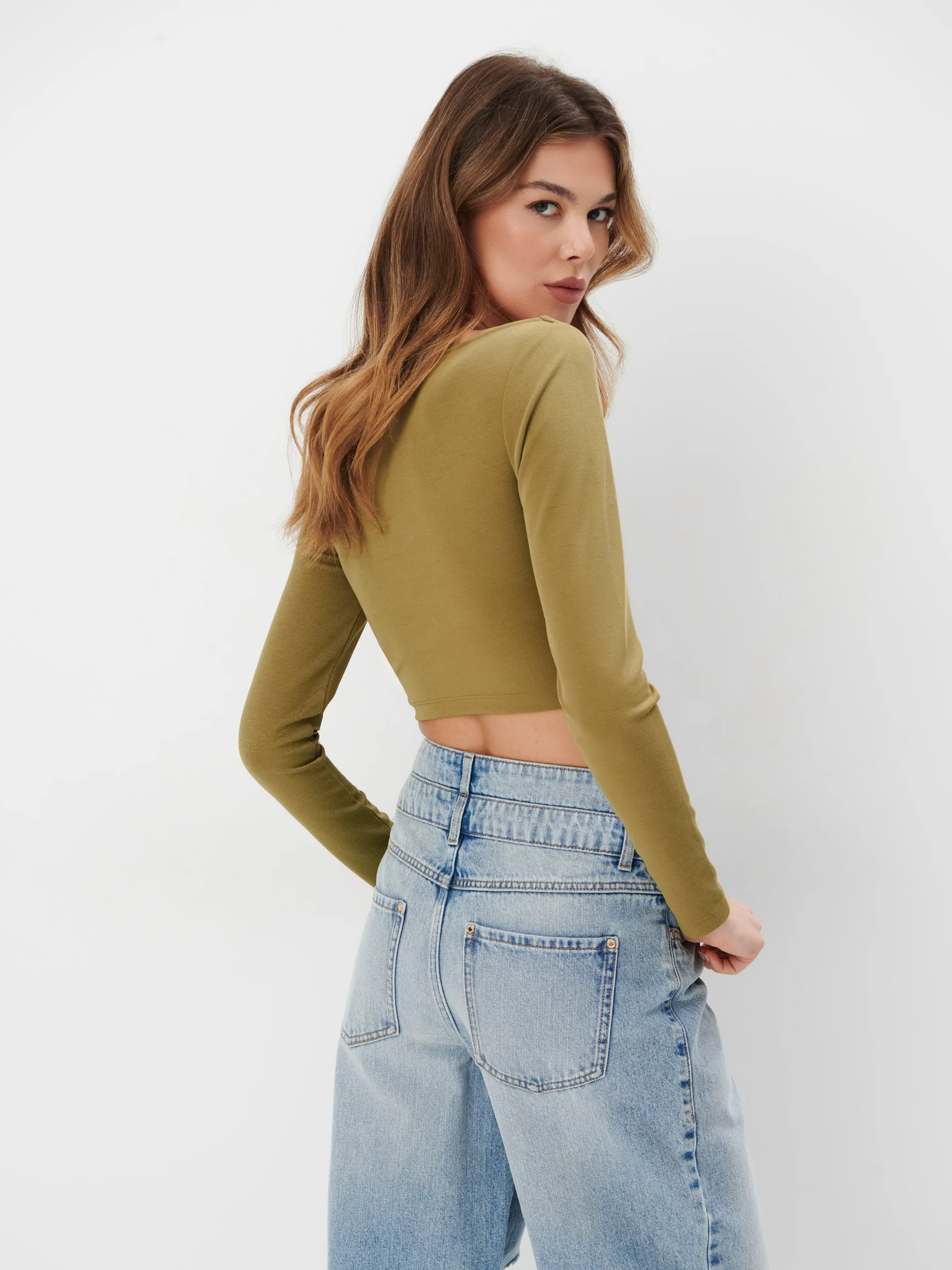 Blusa con scollo profondo sulla schiena