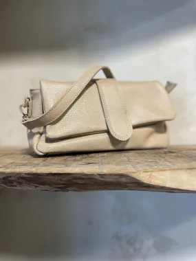 Borsa Morbida Con Patta Beige